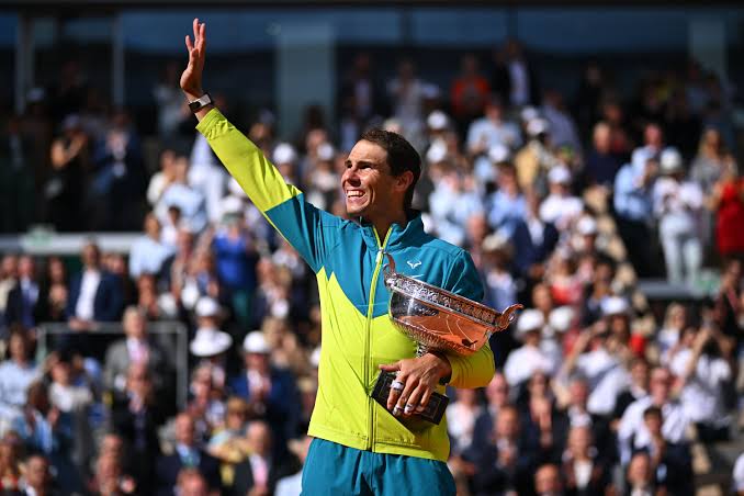 v_chillvibes's tweet photo. If you win 1 RG in every two years in 21 years
+ If you win 1 monte Carlo+ 1 Italian open+ 1 Madrid open
In every three years
You will have 31 clay big titles
Nadal has 40 big titles
You will never see player like rafa in one seprate surface
#claydal Respectively ๐๐๐ https://t.co/csdBpOYMh4