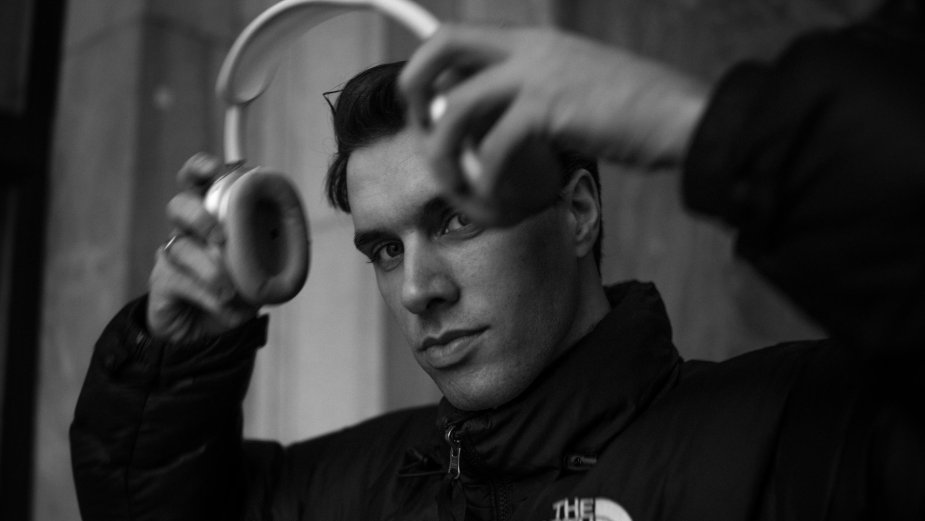 Little Black Book tweet media