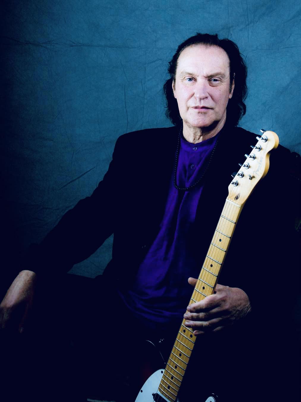 Happy birthday to Dave Davies (The Kinks) 
(February 3, 1947). 