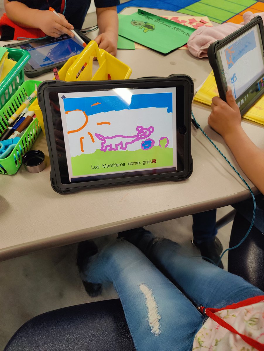 ChozetM's tweet photo. #100daysofschool #NorthSide #clevelandisd

Making Digital books! https://t.co/e1yAEtMpZ4