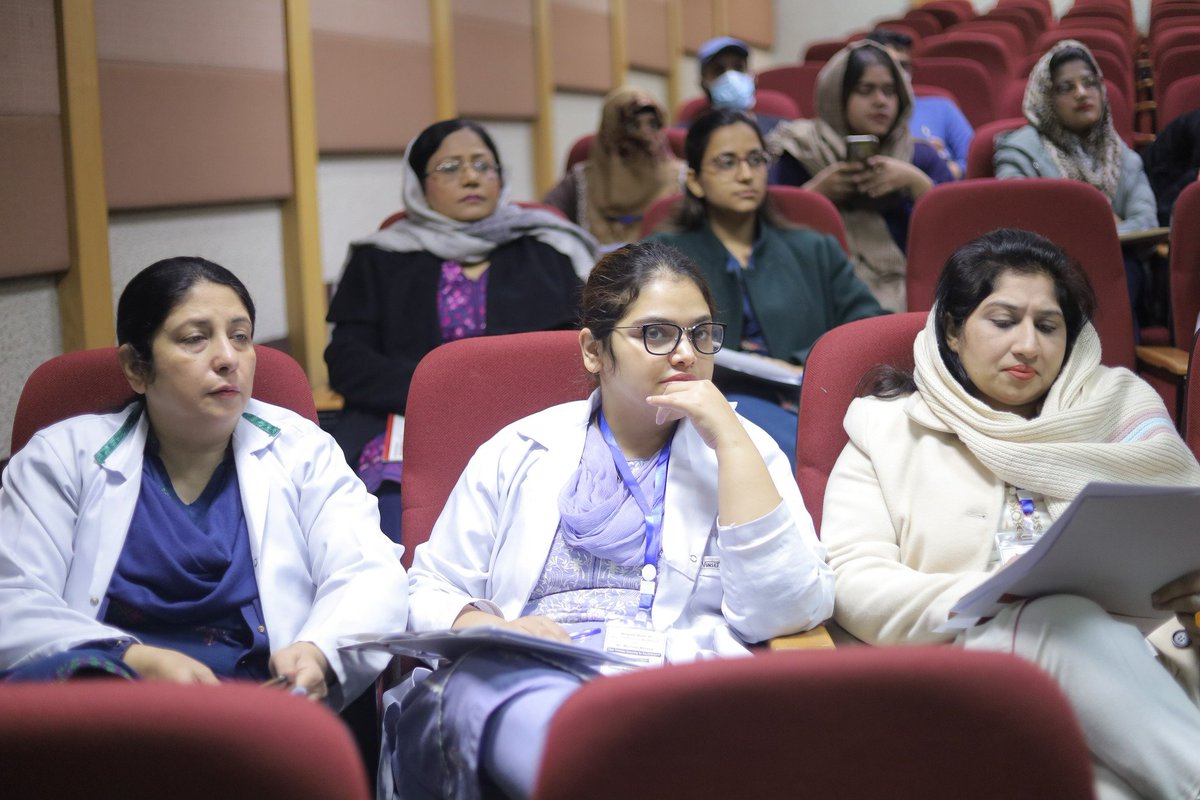 ShalamarSIHS's tweet image. We had a successful seminar on First Trimester Screening for Pre-Eclampsia! Thank you to our expert speakers for sharing their insights and knowledge on this vital topic. 

1/2

#PreEclampsiaAwareness #FirstTrimesterScreening #MaternalHealthMatters