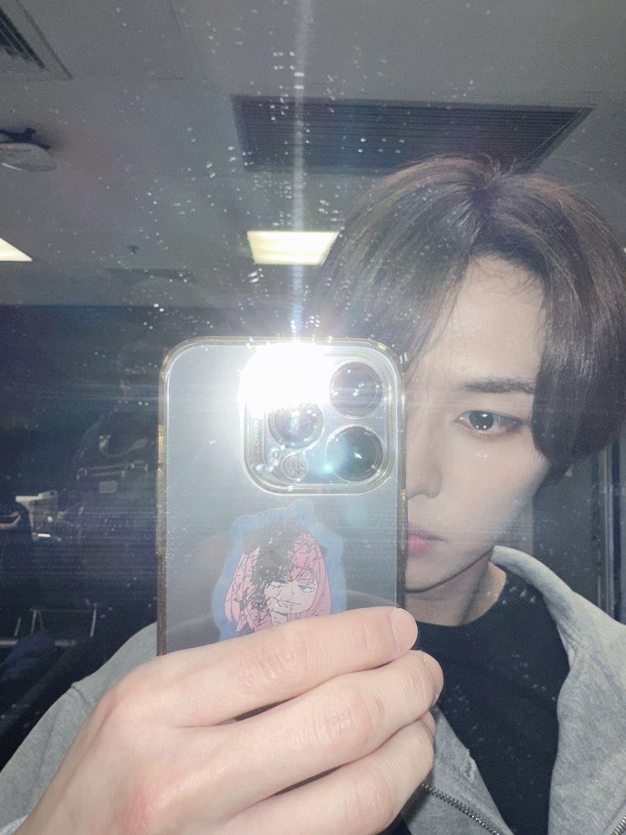 linosbbles's tweet photo. 230203 [💭] 12:53pm 

[photo]

it came out looking ghostly https://t.co/Cebh6i4rzl