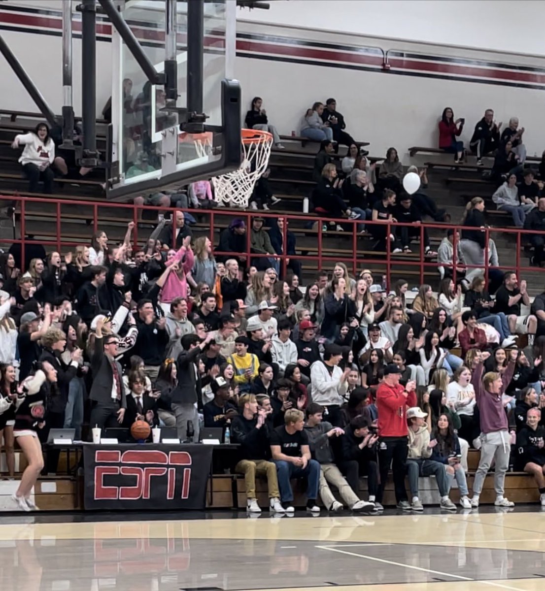 jnorell5's tweet photo. A full but amazing day to be a Tartan #plaidpride #T4L https://t.co/3Cz0sYEd64
