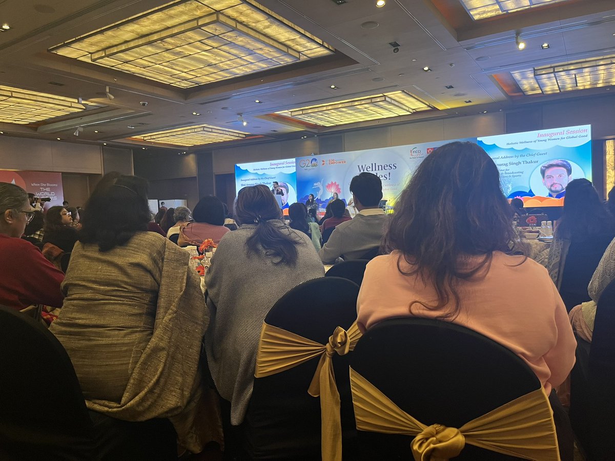 meditatingmuse's tweet image. Fabulous start to @FICCIFLO #WellnessRules conference #Empower20 is here 👏@Rashmisarita @LSR_Alumni