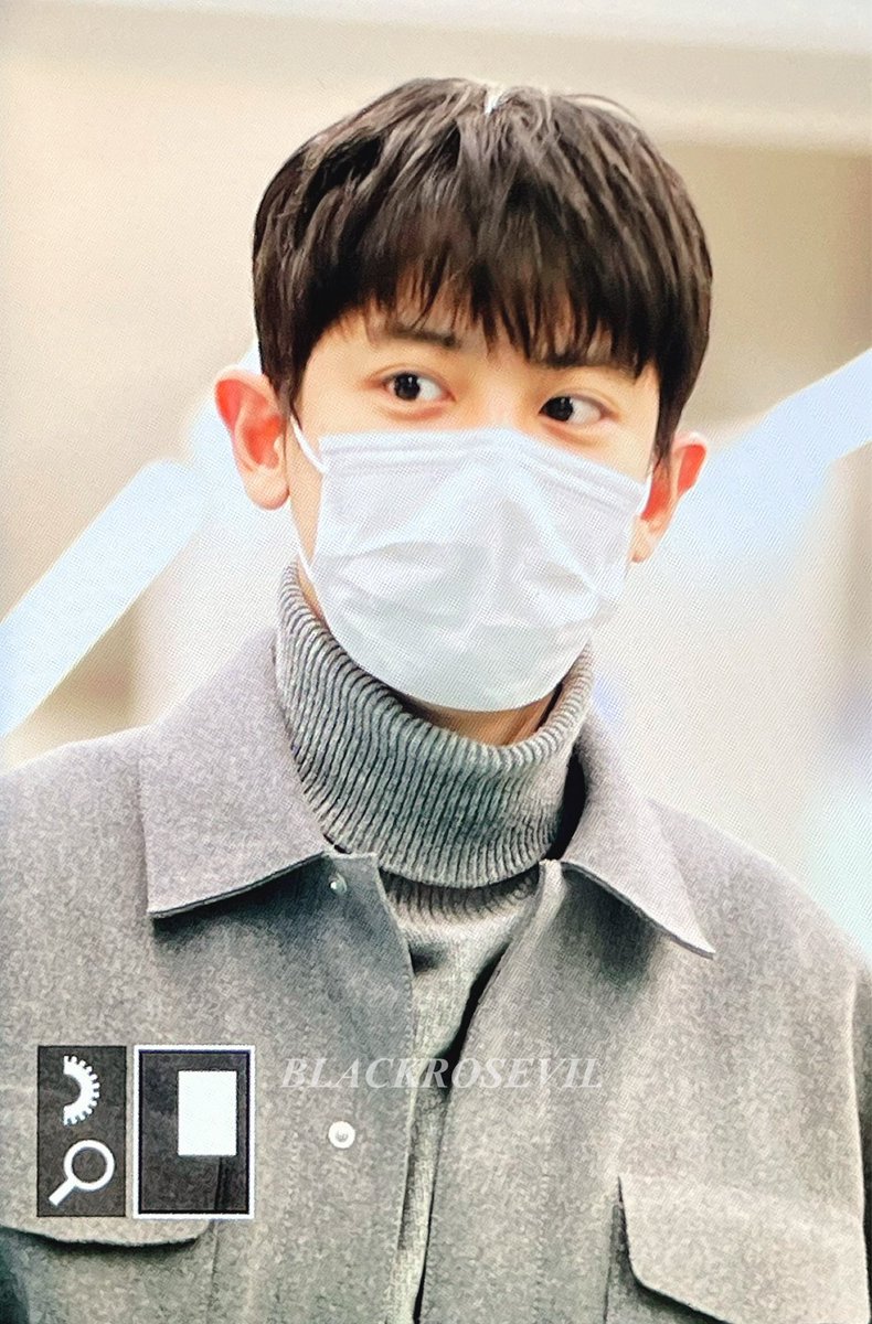 BLACKROSEVIL61's tweet photo. 230203 ICN #찬열 #CHANYEOL ❤️‍🔥❤️‍🔥❤️‍🔥 https://t.co/UhbJPLDhwN