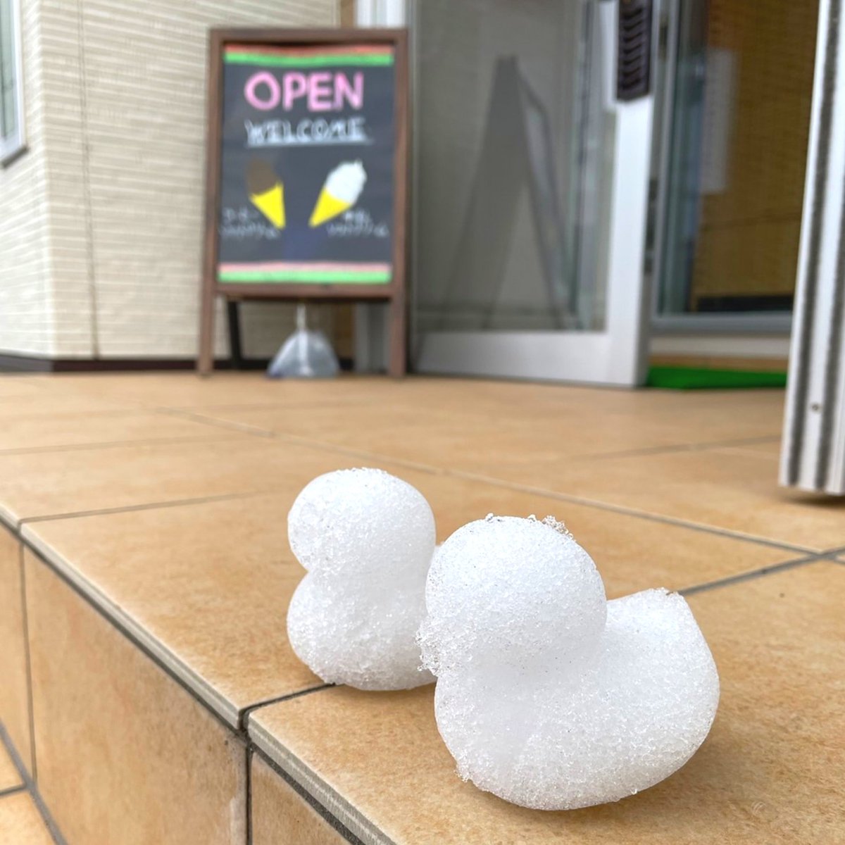 こんにちは。

我が家にアヒルちゃん製造機が届き売店でデビューいたしました。
フォルムがかわいいですね！
#良寛牛乳 #良寛牛乳売店新潟西店 #良寛ソフトクリーム #あひる #あひる製造機