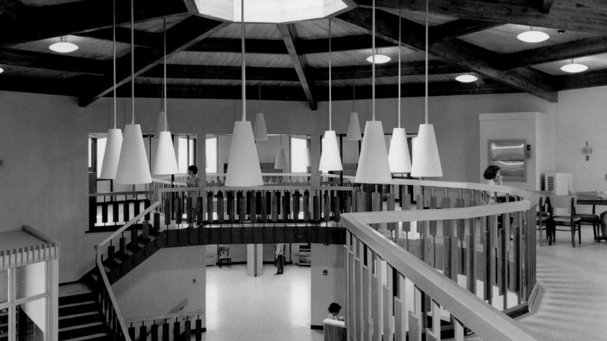 HeritageWPG's tweet photo. Friday Feature: The 1963 St. Vital Library at 6 Fermor Avenue! In 2014 it was the first modernist building to receive a heritage designation in Winnipeg.
📸 1. &amp; 2. ca 1962 - Henry Kalen (St. Vital Library), 3. May 2019 - Google Maps, 4. 2018 - Bridgman Collaborative Architecture https://t.co/yL71GoNywP