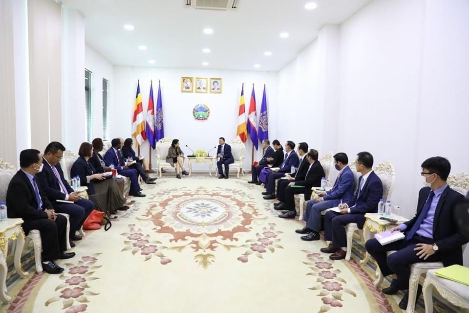 Together w/ #Cambodia's Minister for Agriculture <a href="/TinaDITH/">Tina DITH (ឌិត ទីណា)</a>, <a href="/IFAD/">International Fund for Agricultural Development</a> AVP <a href="/Jo_Puri/">Dr. Jo Puri</a> &amp; Asia Regional Director <a href="/ReehanaRaza/">Reehana.Raza</a> reaffirmed their commitment to work to supporting small-scale farmers &amp; the rural poor through inclusive &amp; sustainable agriculture.