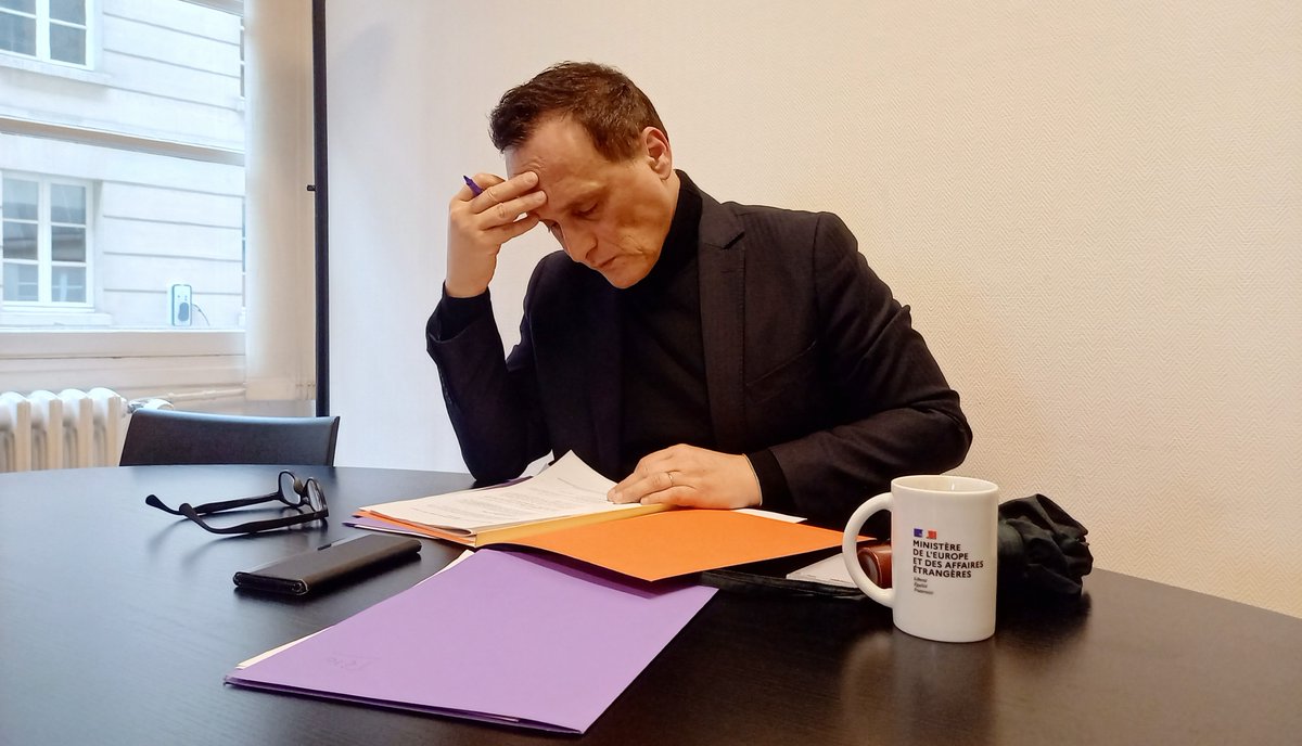 Qui est le nouvel ambassadeur pour les droits des personnes LGBT et avec quelle ambition ? 
Cette fonction inédite en France revient à Jean-Marc Berthon, haut-fonctionnaire au ministère des Affaires étrangères depuis 1996. 
Rencontre signée <a href="/HeloiseWeisz/">Héloïse Weisz</a> 
radiofrance.fr/franceculture/…