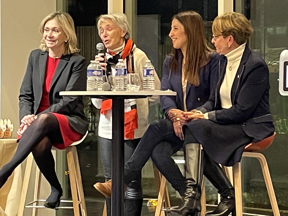 Hier soir, nous avons assisté à la remise des trophées Villes Amies des Animaux, organisé par la région <a href="/iledefrance/">Région Île-de-France</a>. Avec Sylvie Rocard, <a href="/vpecresse/">Valérie Pécresse</a> <a href="/AdlaniFarida/">Farida Adlani</a>  <a href="/sdeschiens/">Sophie Deschiens ن 🎗️</a> 
<a href="/JGuerin_Vet/">Jacques Guérin</a>  était membre du jury.