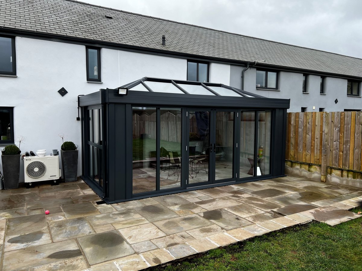 Popped back to see a very happy client yesterday, from the pictures you can see why !!

#Ultraframe #Orangery #happycustomer #Devon