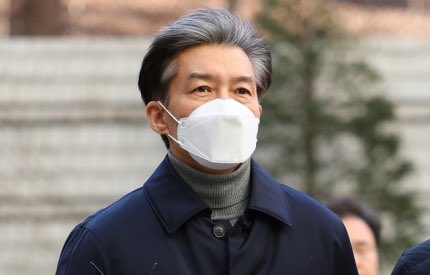 kgy19873's tweet photo. 조국 장관
"1심 재판 선고를 통해서 뇌물, 공직자윤리법, 증거인멸 등 8∼9개의 혐의에 대해 무죄 판결이 선고 되었습니다. 이 점에 대해 재판부에 깊은 감사를 드립니다. 다만 직권남용 혐의 등 유죄 판결이 난 점에 대해서는 2심에 항소하여 더욱 더 성실하게 무죄를 다투겠습니다" https://t.co/GZ3qAYG927