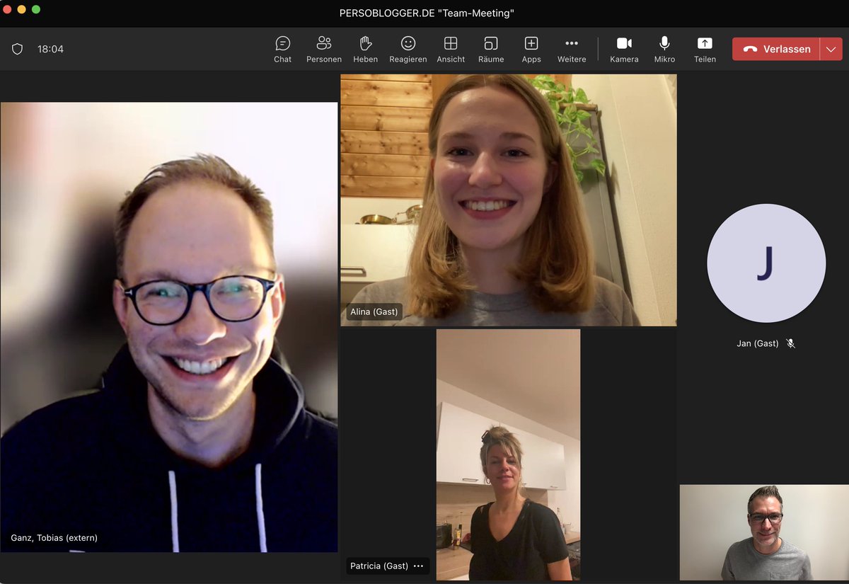 Persoblogger's tweet photo. Das erste https://t.co/Zxj1zDEhWE Team-Meeting: Sich einmal live Kennenlernen ist unglaublich wichtig in #remoteonly Unternehmen. 
Zum 10-jährigen der Plattform im April wird´s besonders spannend. 
Team https://t.co/Zxj1zDEhWE - here we go! 
#teambuilding #unternehmensstrategie https://t.co/aE2C2L7srB
