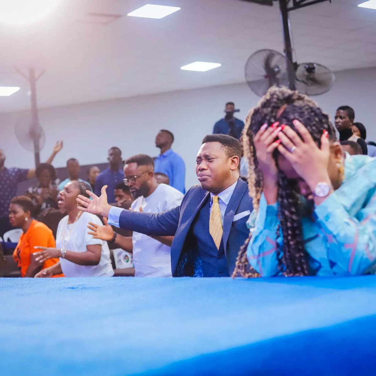 arometokula's tweet photo. If only we knew the help available to us in the person of the promised Helper - the Holy Ghost, we would spend more time in fellowship with Him by worshipping and praying more in the Holy Ghost, singing Psalms, hymns and spiritual song! https://t.co/5vbLZceaV9