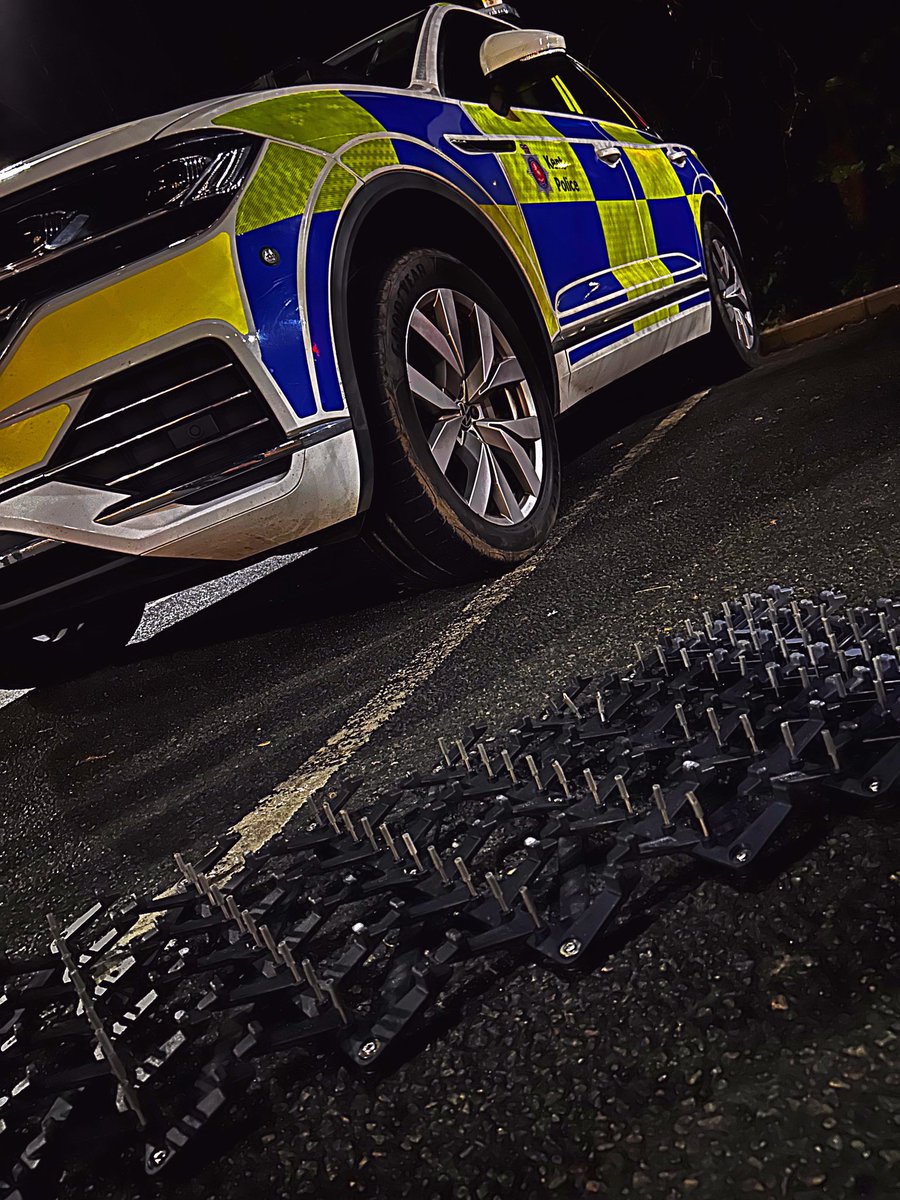 KentPoliceRoads's tweet photo. #RPU1 & @KPTacOps assisted @KentPoliceAsh with stolen motorcycle which failed to stop this morning. The rider drove along pavements & through red traffic lights before being stung by #TD43. With help from @NPASSouthEast, male located hiding at nearby address. #Teamwork #Seized DC https://t.co/a8WsS4Rgwl