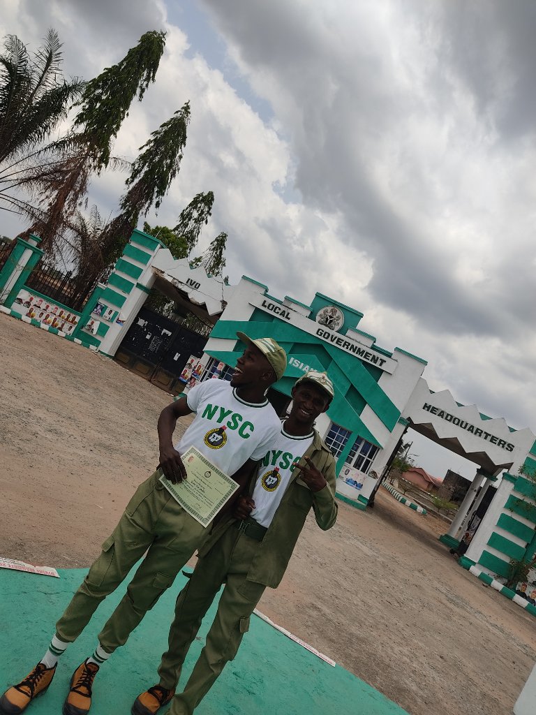 Borleejay27's tweet photo. I made it
The Journey was not easy but God makes it easy
We came .. we saw .. we conquered..
Glory be to God
Ex corper
Ebonyi kopa
#Ex_corper #nyscpop #nyscebonyi #EbonyiState #Ebonyi #Ishiagu #ebonyiivo #NCCF #ebonyikopa #Jesuscorper #beejaygrace https://t.co/WXXb8oA2t5
