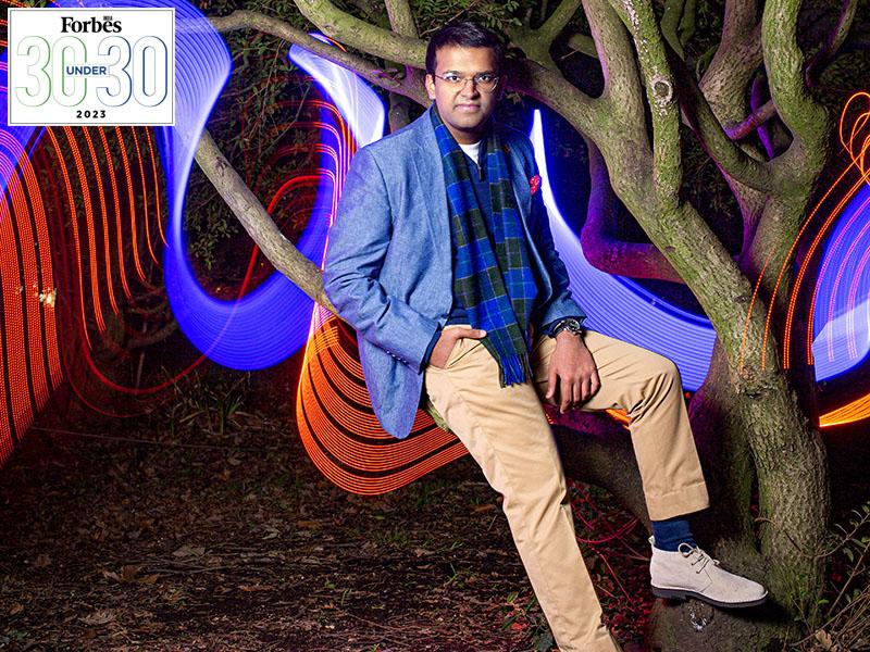 #ForbesIndia30U30 | <a href="/_uditsinghal/">Udit Singhal</a>, founder of <a href="/Glass2Sand/">Glass2Sand</a>, set out to find a solution to the glass-in-landfill problem at 16. Today, at 21, his company has recycled over 65,000 bottles into industry-grade sand: forbesindia.com/article/30-und…

By <a href="/ru_chica/">Mrs Red</a>