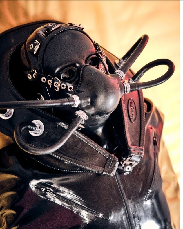 Good morning rubberfans  #smdungeon #mistresssupremacy  #BreathControl