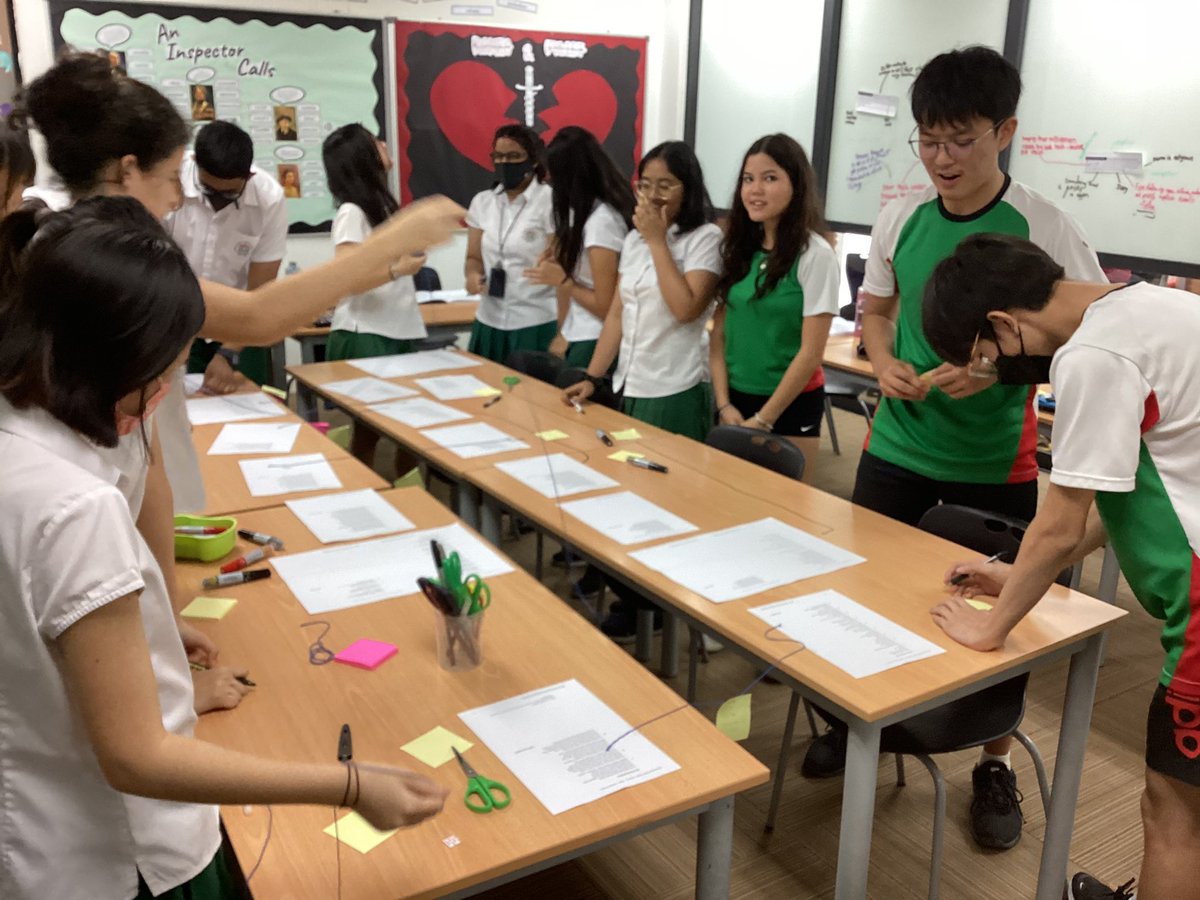 KLASS_English's tweet photo. How it started….and how it ended!! Year 11s making connections between their anthology poems as revision this afternoon 🧵🔗 https://t.co/08mxyWJeHh