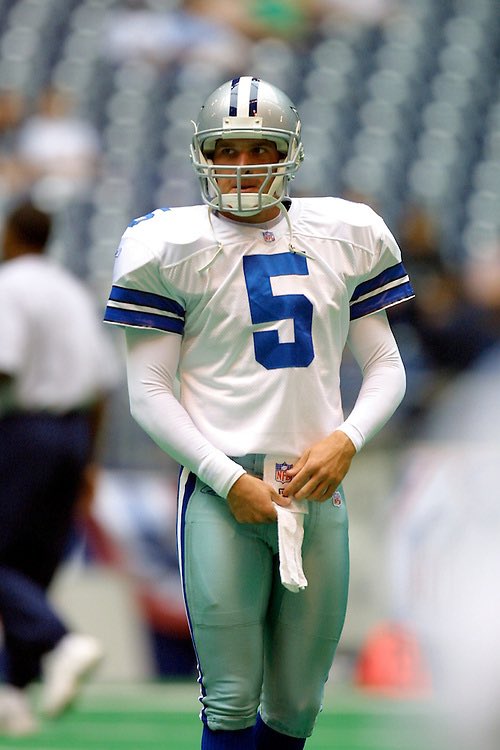 AmericasTeam_21's tweet photo. I don’t care if you like his commentary or his play. I enjoyed the Romo years. Always felt like we had a chance. Some of y’all forgot the years in between Aikman and Romo. #DallasCowboys https://t.co/lkKBq1BdnL