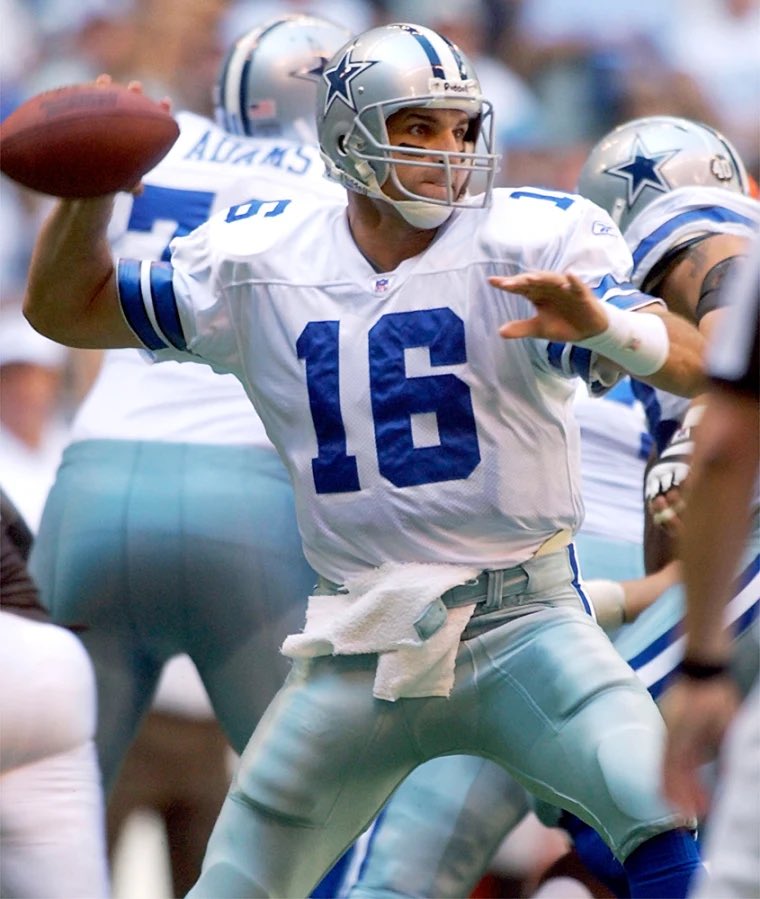 AmericasTeam_21's tweet photo. I don’t care if you like his commentary or his play. I enjoyed the Romo years. Always felt like we had a chance. Some of y’all forgot the years in between Aikman and Romo. #DallasCowboys https://t.co/lkKBq1BdnL