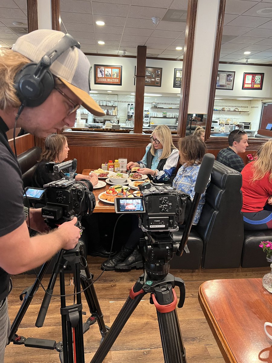 MakeFreshProd's tweet photo. Behind the scenes with @alisonmartino &amp; the @MakeFreshProd team @tvbylange @rwoerner @AHfilmss @loslangeles at @factorsfamousdeli #StayTuned for this #deli #delicious segment coming soon on Spectrum #SoCalScene 📺🎥 #MakeFreshProductions #FactorsFamousDeli #FactorsIsMyDeli https://t.co/KQdo12yGch