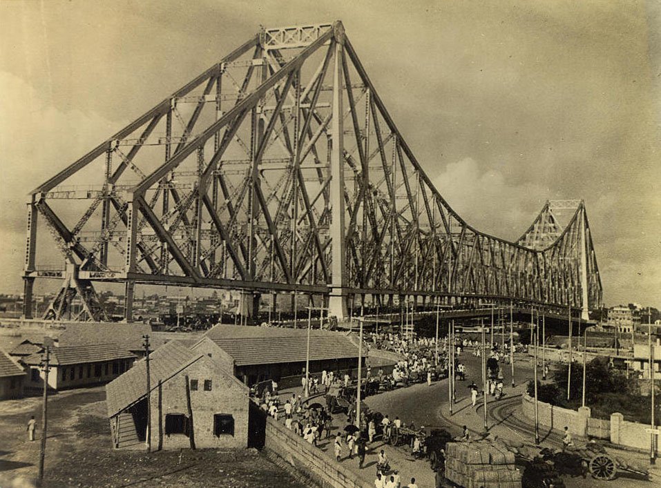 Paperclip_In's tweet image. On Feb 3, 1943, a single cab tram rolled across the newly made Howrah Bridge - marking its inauguration. On its 80th anniversary, do share your memories or photographs related to this iconic structure.