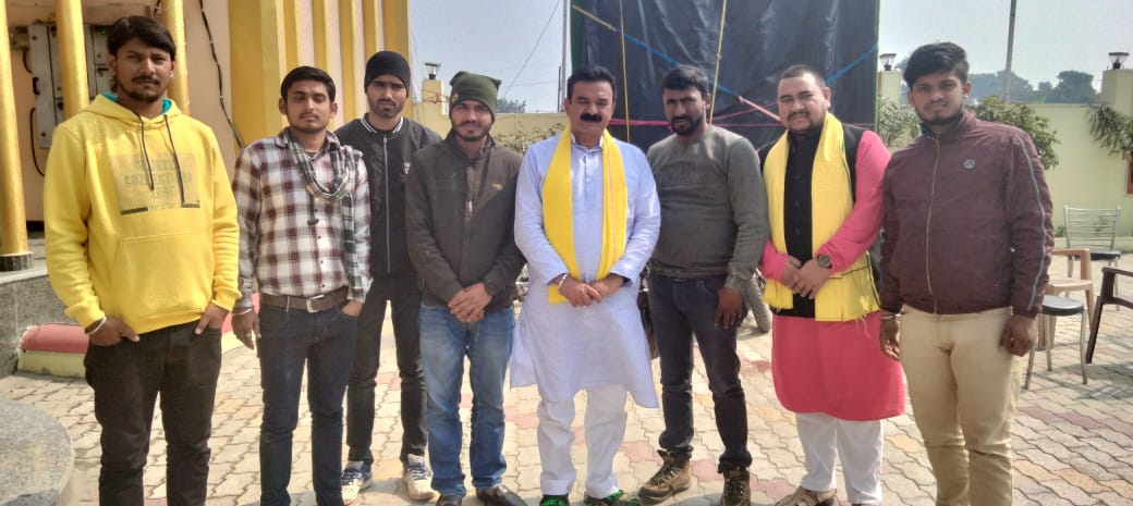 SatishTunna's tweet photo. समस्तीपुर में जिला कमेटी के सदस्यों के साथ पार्टी विस्तार और सदस्यता अभियान को लेकर विचार-विमर्श किया।

#RJJP4Bihar | @AshutoshBiharKa

@RJP4Bihar https://t.co/sovWRrxzqt