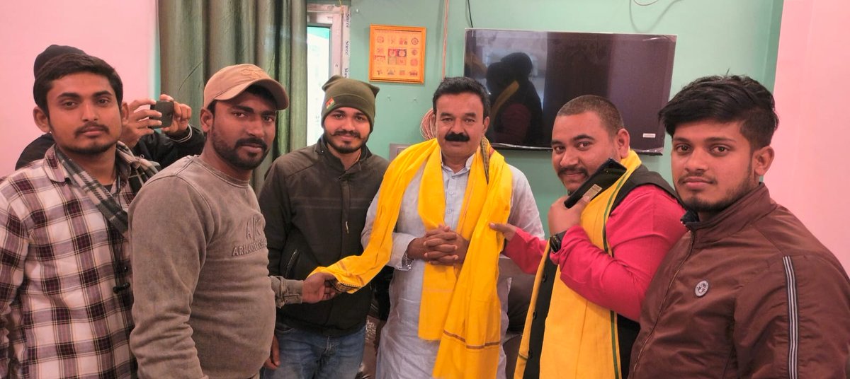 SatishTunna's tweet photo. समस्तीपुर में जिला कमेटी के सदस्यों के साथ पार्टी विस्तार और सदस्यता अभियान को लेकर विचार-विमर्श किया।

#RJJP4Bihar | @AshutoshBiharKa

@RJP4Bihar https://t.co/sovWRrxzqt