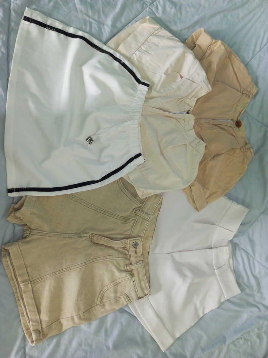 limm_p's tweet photo. โล๊ะตู้เสื้อผ้าของเราเองงับ ไม่เกิน100ทุกตัว!
ค่าส่ง flash 40 บาท ไม่บวกเพิ่ม
มีทั้งเดรส เสื้อ กางเกง กระโปรง สวยๆทั้งนั้นเยย บางตัวก็ยังไม่เคยใส่ มีเยอะกว่าในรูป 
📍 ปักรอได้เยย ลงวันนี้ 2 ทุ่มงับ 📍
#ส่งต่อเสื้อผ้า #ส่งต่อเสื้อผ้ามือ2 #เสื้อผ้ามือสอง #ส่งต่อเสื้อผ้ามือสอง https://t.co/4eyppD3kr4