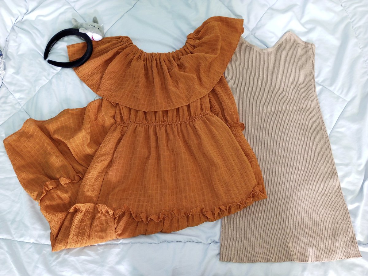 limm_p's tweet photo. โล๊ะตู้เสื้อผ้าของเราเองงับ ไม่เกิน100ทุกตัว!
ค่าส่ง flash 40 บาท ไม่บวกเพิ่ม
มีทั้งเดรส เสื้อ กางเกง กระโปรง สวยๆทั้งนั้นเยย บางตัวก็ยังไม่เคยใส่ มีเยอะกว่าในรูป 
📍 ปักรอได้เยย ลงวันนี้ 2 ทุ่มงับ 📍
#ส่งต่อเสื้อผ้า #ส่งต่อเสื้อผ้ามือ2 #เสื้อผ้ามือสอง #ส่งต่อเสื้อผ้ามือสอง https://t.co/4eyppD3kr4