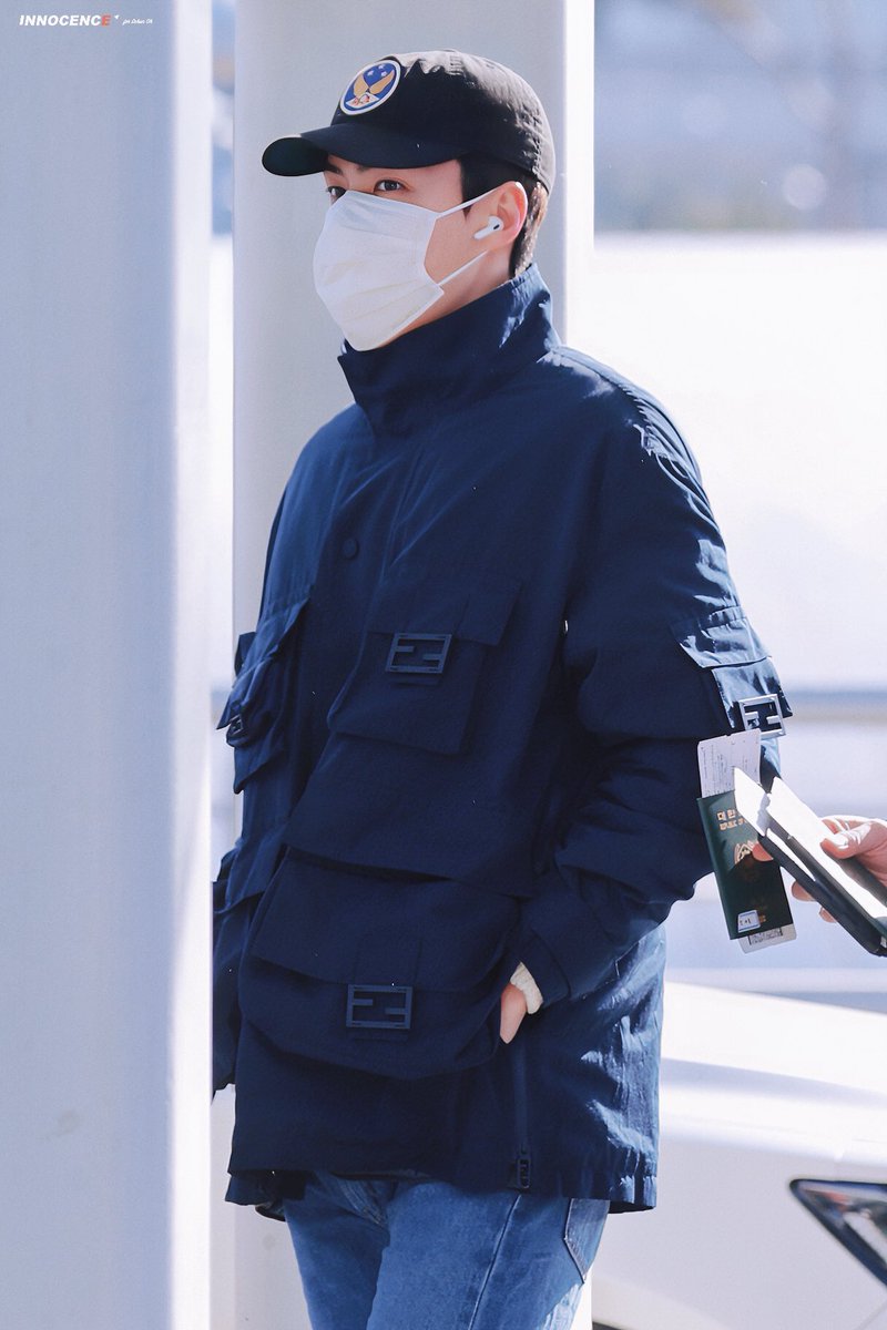 innocence_sh's tweet photo. 230203 ICN ✈️
❤️❤️❤️
#SEHUN #吴世勋 #세훈 https://t.co/3SHfqK8sZu
