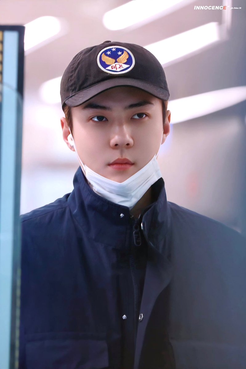 xunhuas's tweet photo. HD photos of Sehun at Incheon International Airport heading to Jakarta, Indonesia today‼️✈️🇮🇩 https://t.co/YRN49iMgA4