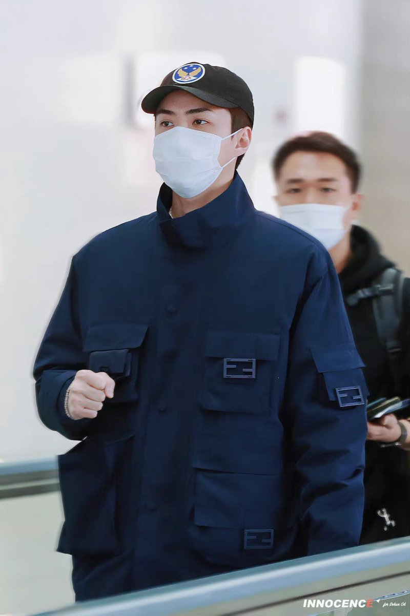 xunhuas's tweet photo. HD photos of Sehun at Incheon International Airport heading to Jakarta, Indonesia today‼️✈️🇮🇩 https://t.co/YRN49iMgA4