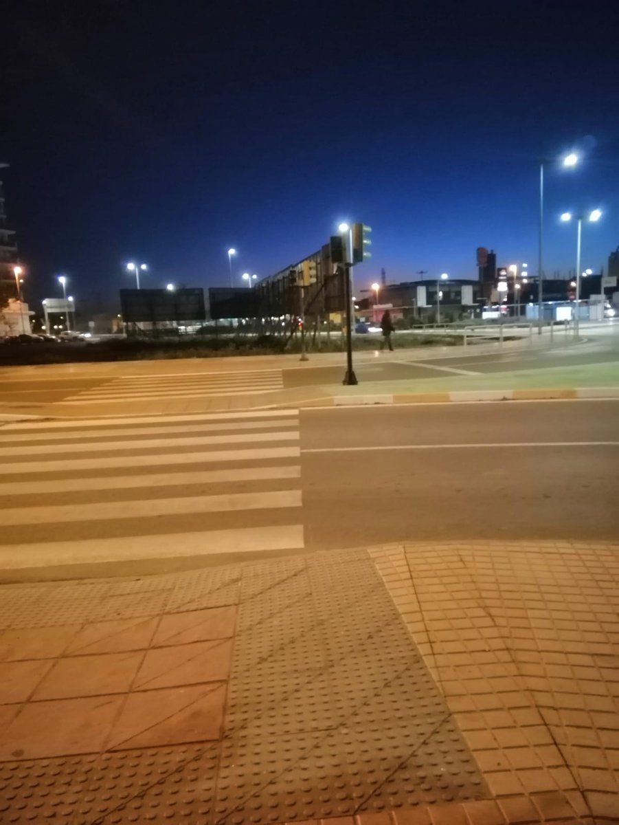 Verosh95's tweet photo. @AytoCartagenaES  Hoy otra vez, a primera hora de la mañana, sin funcionar. No dejan solo de funcionar el de la avenida Víctor Beltrí y prolongación Ángel Bruna, el de la calle Jorge Juan cae también. ¿Qué les pasa? https://t.co/DhLFw7husj