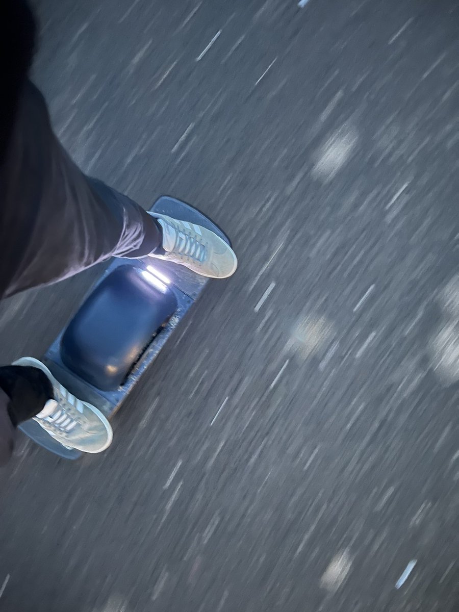 darenmalfait's tweet photo. Dry weather and not having to bring the kid to school means only one thing. Pun intended. #OneWheel #rideOneWheel @RideOnewheel https://t.co/X8KZn9YKkz