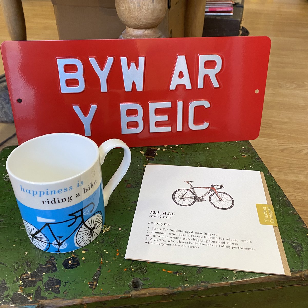 SnowInSummer33's tweet photo. Bore da / good morning.  Open today and tomorrow (Saturday) shop small &amp; local for your cards, gifts &amp; vintage homeward. #Dinbych #Denbigh #northwales #lovelivelocal https://t.co/3kI4R1GwN5