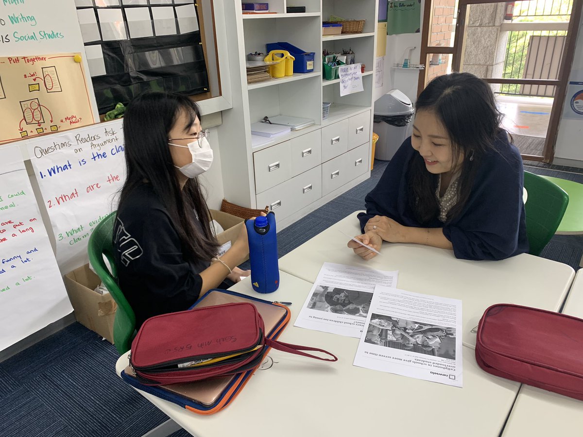 AISCElementary's tweet image. #AISCGrade5 students are fully immersed in an argument and advocacy unit in reading, writing, and social studies, and parents were able to share their opinions and perspectives, making for interesting conversation during the literacy morning. #AISCElementary