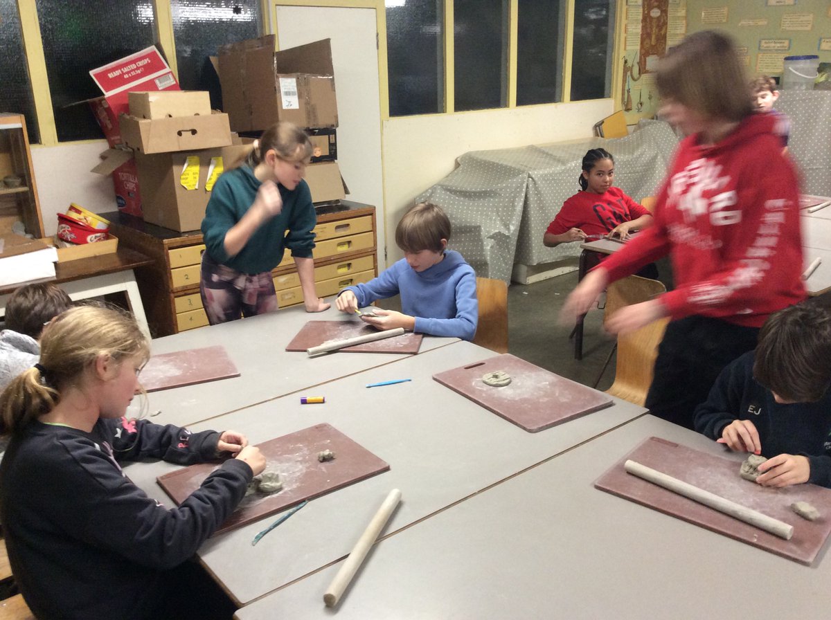 PutneySMPS's tweet image. School Journey Update @PutneySMPS @SCTrust
Y6 enjoyed making clay tiles and reading their letters from home!
#StMarysSchoolPutney