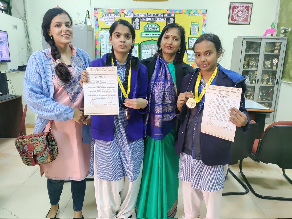 ArchanaMalik75's tweet photo. I am really proud to announce that 2 girls,Tripti Singh and Khushboo of class 10 @Ggsss1923048 got an opportunity to present on Nutritional Deficiency n their effects on our health in #30thNCSC in Ahmedabad from 27-31 Jan.
Kudos to the girls🥇
@Dir_Education
@msisodia
@PbpandeyB https://t.co/DqfJnJTlUZ