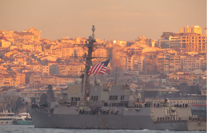 ABD savaş gemisi İstanbul Boğazı’na demirledi
dokuzsutun.com.tr/abd-savas-gemi…

#ABDdonanması #savaşgemisi #USSNitze #İstanbulBoğazı #Dolmabahçe #sahilgüvenlik #ŞartınHesabınıSorarız #ProtestoEdiyorum #enflasyon