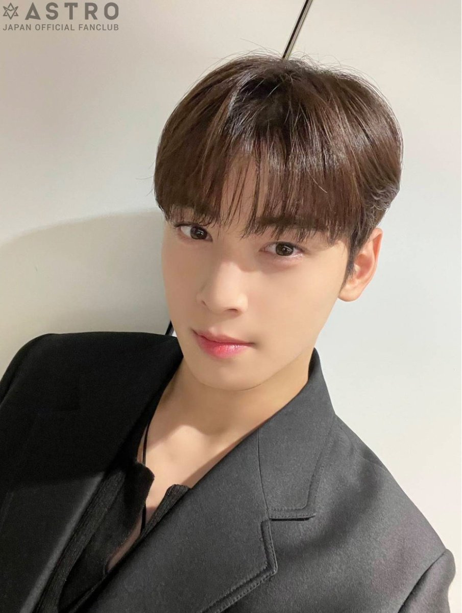mhewx's tweet photo. JP JOTM 셀카 차은우 (2) https://t.co/2AjSKlpdU8