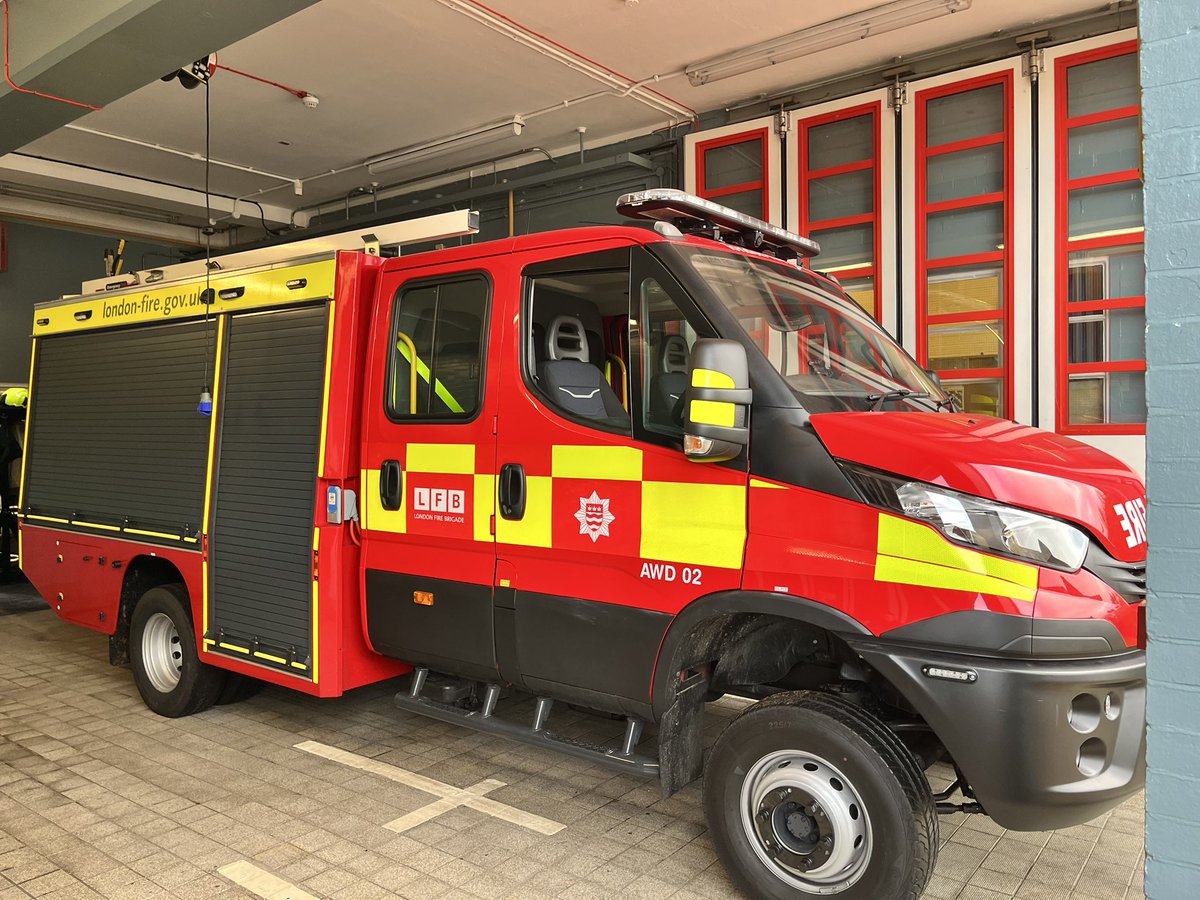 #BigginHill crews conducted a stowage exercise & had an opportunity to see our new vehicle coming later this year. Keep an eye out here for us to go more in depth & demonstrate the type of incidents it may attend. @LondonFire @LFBMuseum @LBofBromley @LBH_Airport @BigginResidents