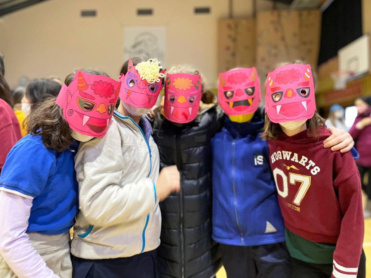 Friday, Feb 3rd is the day of Setsubun (The Bean-Throwing Ceremony).
We celebrated Setsubun during the Japanese Assembly in Period 1. Students and teachers came to the gym with Oni masks and participated in the Setsubun Assembly. We hope we all have a happy and healthy 2023!