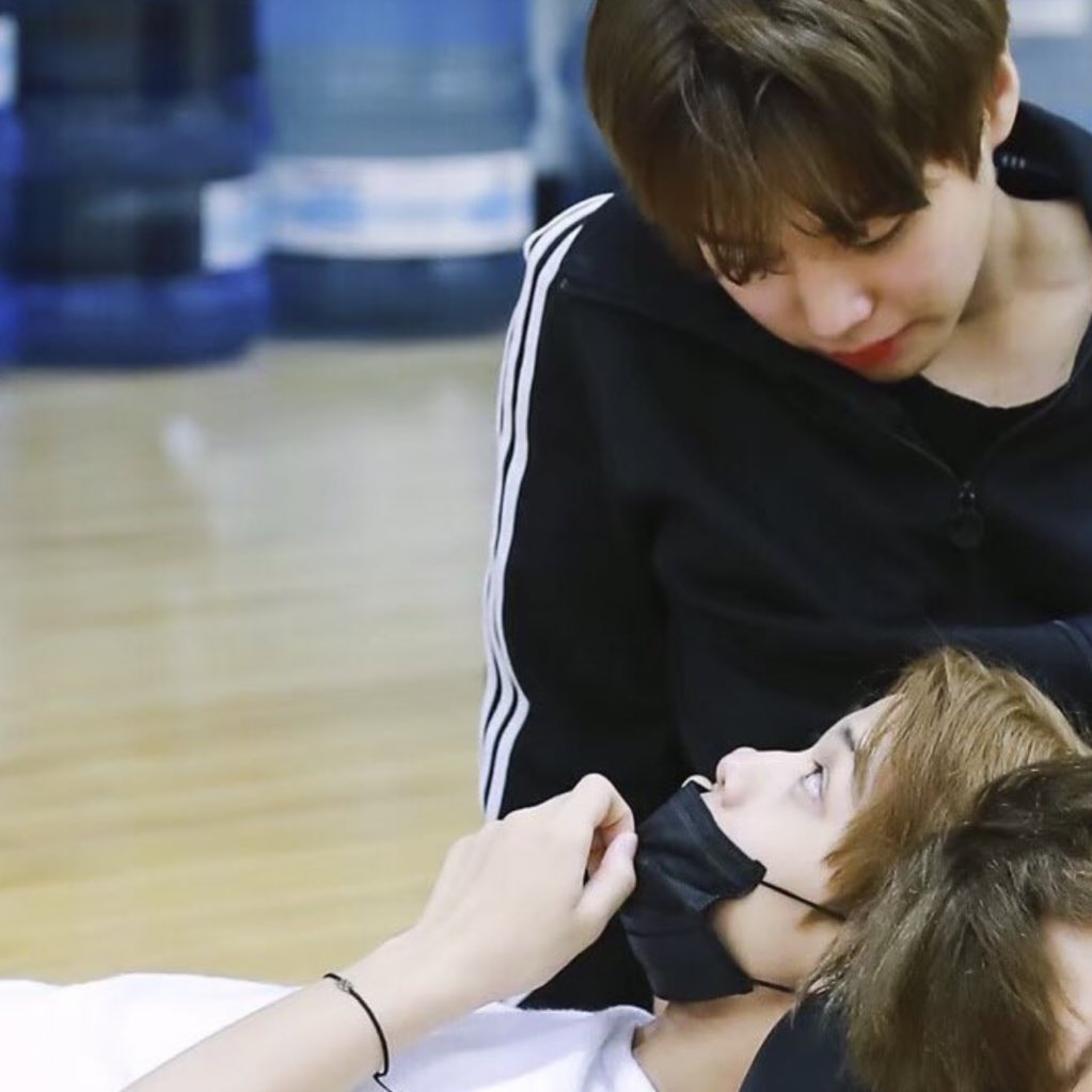 mebaeme's tweet photo. “เราเป็นคู่แห่งโชคชะตา”
“แบบนี้คือพรหมลิขิตแล้วละครับ”
“ขอบคุณที่ชอบพี่นะ”
“ถ้าเชือกรองเท้าหลุดอีกก็บอก ถ่ายละครอยู่ก็จะวิ่งมาผูกเชือกให้”
“2039 ก็คงยังติดต่อกับจินยองงี่ อยากไปเที่ยวด้วยกัน”
‘พัคจีฮุน’ ถึง ‘แพจินยอง’
#winkdeep #parkjihoon #baejinyoung https://t.co/tUxymB1Tq0