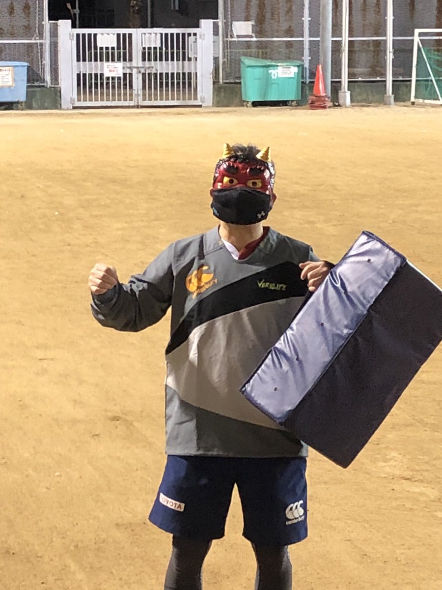 HRS_Ladies's tweet photo. ２月３日節分ですね👹
みなさん恵方巻きは食べましたか❓👀
兵庫レディースに鬼が出ました～(笑)キャーッ。
これ���昨日の練習の時の様子です。あ‼️真面目に練習もしましたよ🎵
#女子ラグビー #節分 https://t.co/WMhGc8Ag8t