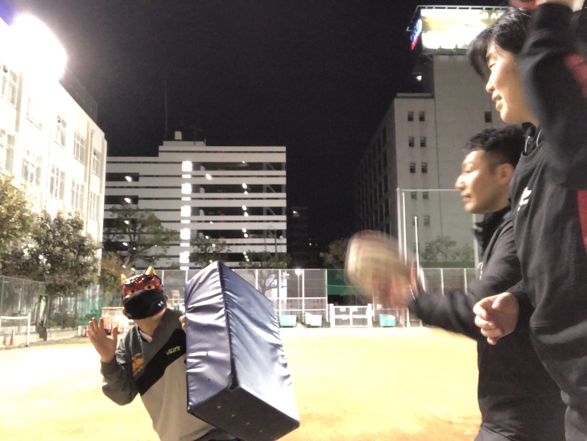 HRS_Ladies's tweet photo. ２月３日節分ですね👹
みなさん恵方巻きは食べましたか❓👀
兵庫レディースに鬼が出ました～(笑)キャーッ。
これ���昨日の練習の時の様子です。あ‼️真面目に練習もしましたよ🎵
#女子ラグビー #節分 https://t.co/WMhGc8Ag8t