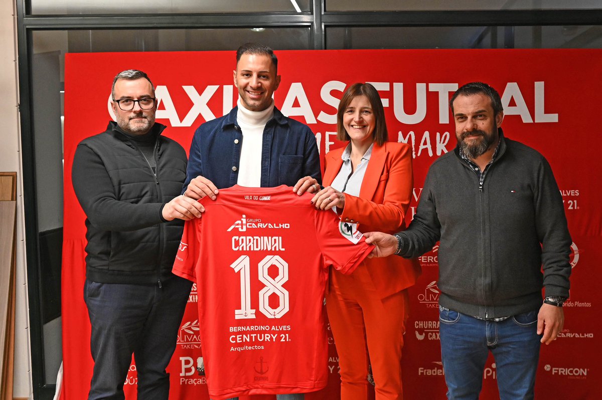 É com orgulho e enorme satisfação que anuncio que apartir de hoje sou jogador do CaxinasFutsal. Quero agradecer à direção e aos patrocinadores pela confiança depositada em mim.

Obrigado Deus por todos ensinamentos 🙏🏼🙌🏼

#CaxinasFutsal #SangueDoMar #Cardinal_18 #DeVolta #Ambição