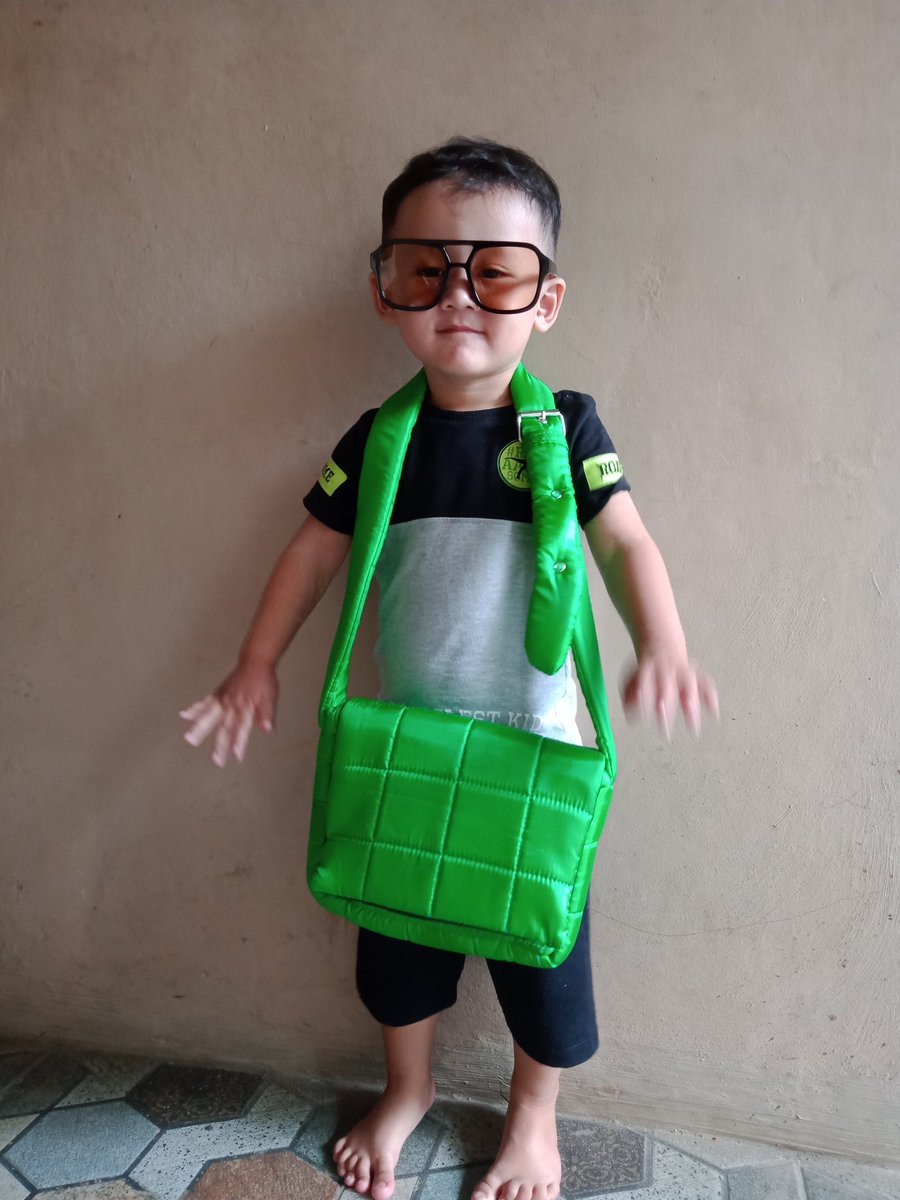 shellankl's tweet photo. Anak sholeh mama, yg Cita2 Tiap hari berubah, kadang mau jdi polisi, kadang mau jadi kiyai, kadang mau jadi pembalap, kadang mau jadi model 🤣 https://t.co/QKSU5sWNXI