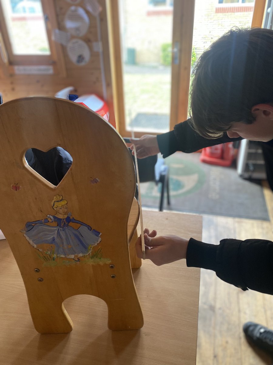 misscornwell1's tweet image. Today in ASDAN DT @TheRowansAP we have been using ACCESS FM to analyse existing chairs and this one enjoyed measuring them #commitmenttolearning